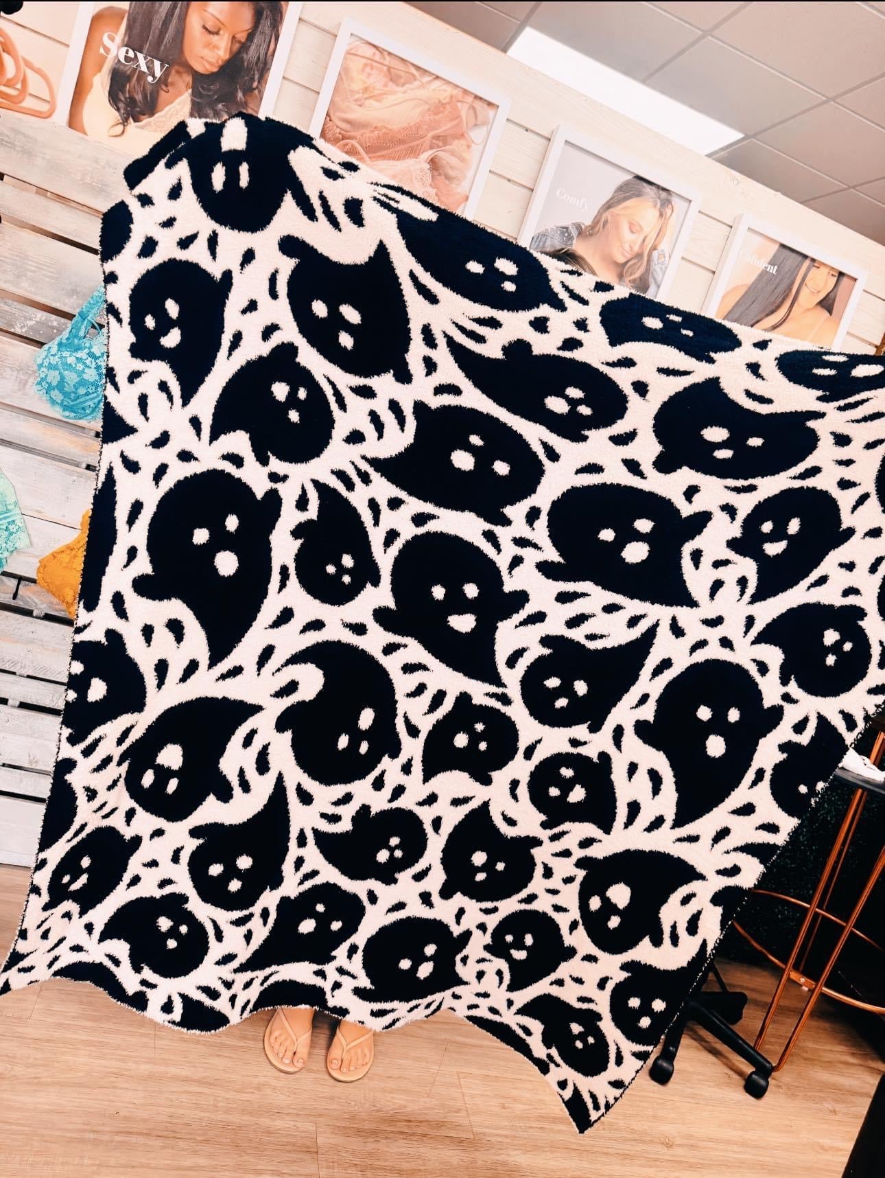 Ghost Cloud Reversible Blanket