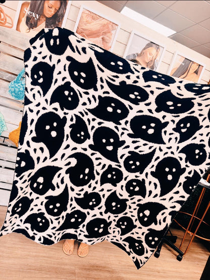 Ghost Cloud Reversible Blanket